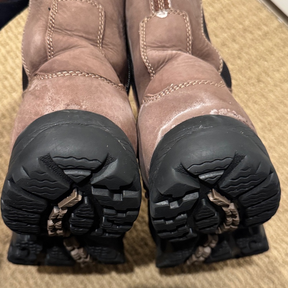L.L. Bean Men's Brown and Black Snow Boots - Picture 8 of 13